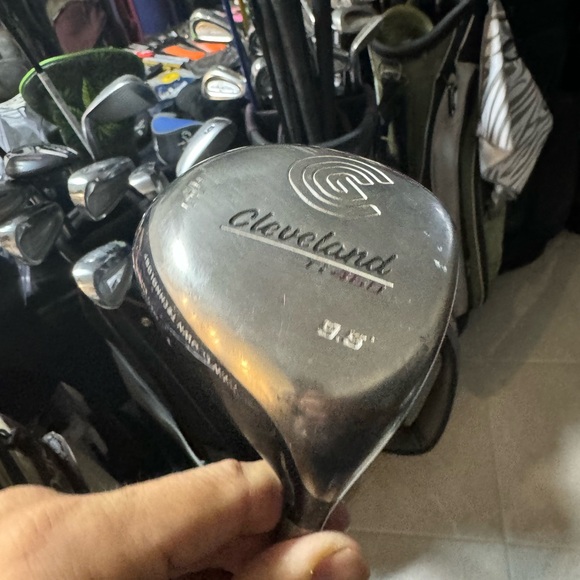 Cleveland Launcher ti460 driver 9.5 deg in rh
Graphite shaft in stiff flex
Used - Picture 6 of 7